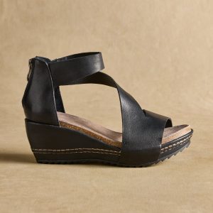 Davi Wedge Sandals